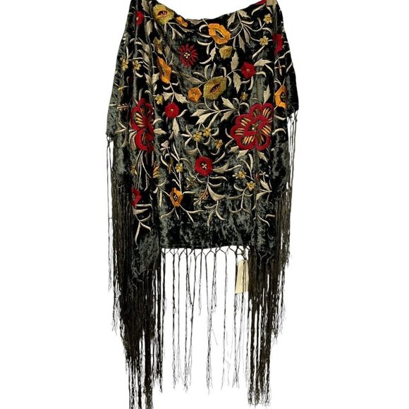 Embroidered Green Velvet Topper Shawl 56" Square w/ Fringe Luxury Tablecloth - Picture 1 of 12